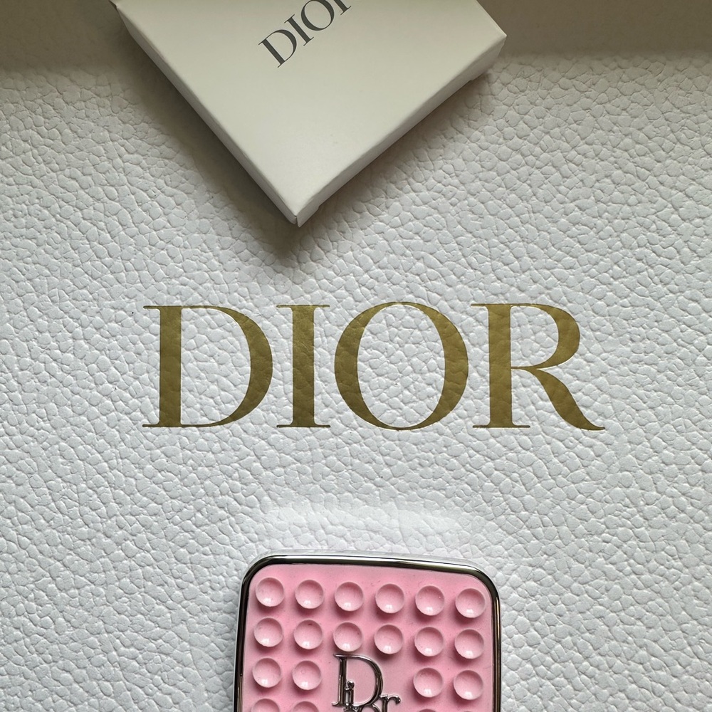 Dior Pink Octobuddy Phone Accessory Silver Logo BNIB W/Pouch - Picture 4 of 4